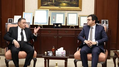 وزير الثقافة يبحث مع محافظ البحر الأحمر آليات تعزيز العمل الثقافي بالمحافظة