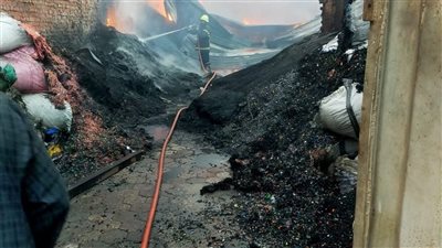 القليوبية في 24 ساعة | مصرع شخصين وإصابة آخر في حريق مخزن.. وضبط 5 أطنان بُن مغشوش 