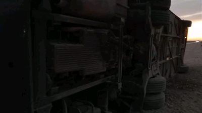 انقلاب أتوبيس ركاب على طريق قنا ـ سوهاج