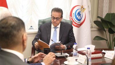 وزير الصحة يستقبل وفد شركة جمجوم فارما لبحث توطين صناعة الدواء