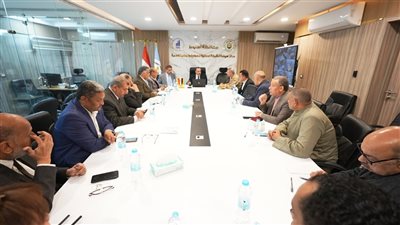 محافظ أسيوط يتابع لجان الدائرة الثالثة من غرفة العمليات المركزية 