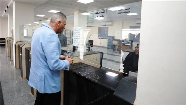 محافظ أسوان