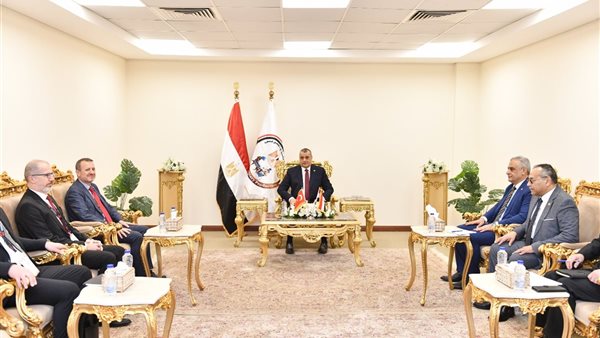 جانب من لقاء وزير