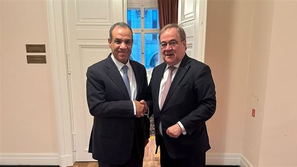 وزير الخارجية ومسؤول