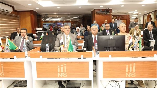 جانب من متابعة المحافظ