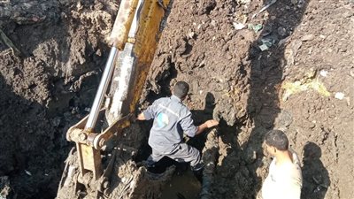 حي شرق شبرا الخيمة يتدخل لإصلاح كسر خط مياه