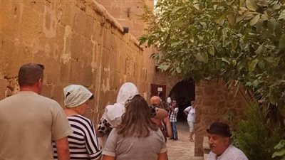 607 سائحًا وزائرًا فى زيارة للمقدسات الدينية بسانت كاترين جنوب سيناء اليوم