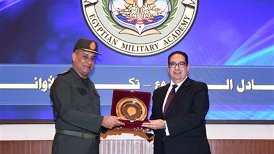 الأكاديمية العسكرية المصرية تنظم حفل انتهاء دورة تعايش طلبة جامعة القاهرة بالأكاديمية 