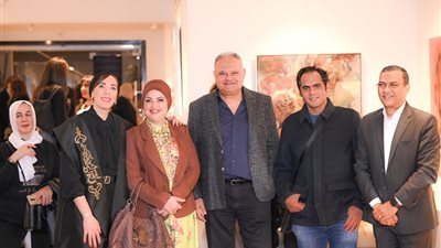 بمشاركة 66 فنانًا تشكيليا من 18 دولة.. سفراء ومشاهير يحتفلون بإطلاق معرض 