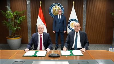 عبر تحويل زيت الطعام المستعمل.. وزير البترول يشهد توقيع عقد أول مصنع لإنتاج وقود الطائرات بطاقة 120 ألف طن سنويًا