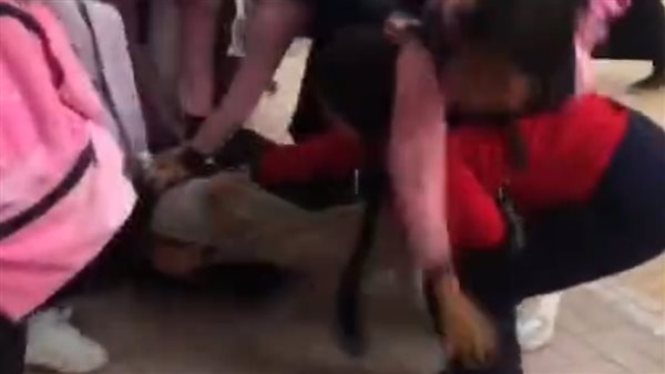 اعتداء طالبات 