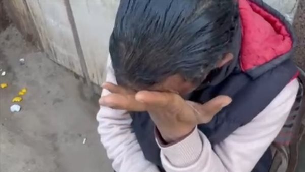 انهيار زميله بالعمل