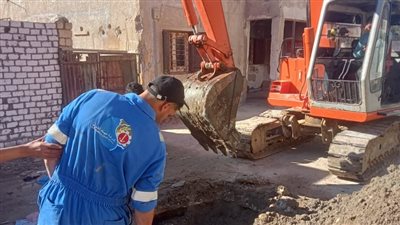رئيس مياه القناة: إصلاح الكسور المفاجئة وتغيير المواسير المتهالكة 