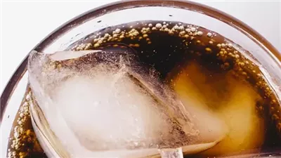 أيهما أفضل لصحتك؟.. المشروبات الغازية الدايت أم الخالية من السكر