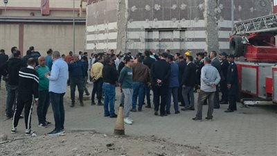 حبس 3 موظفين بمياه المحلة بعد اعتلاء صهريج احتجاجًا على نقلهم