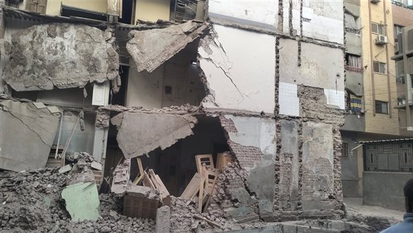 المنزل المنهار