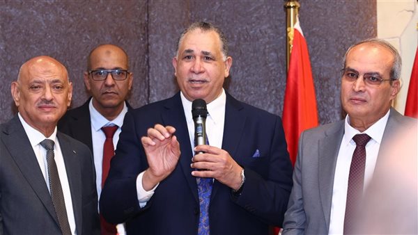 نقيب المحامين