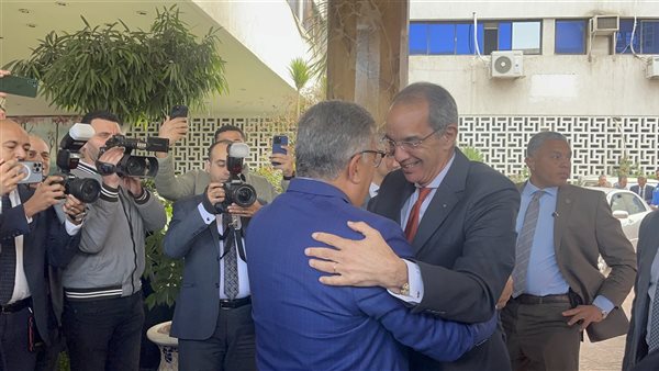 محافظ الدقهلية يستقبل