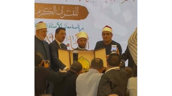 الدكتور أسامة الأزهري