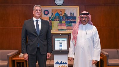 وزير البترول يبحث التعاون في مجال البتروكيماويات مع الرئيس التنفيذي لشركة سابك السعودية