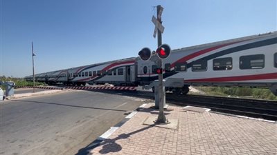 السكة الحديد تلجأ لتركيب أنظمة إنذار صوتي وضوئي بالمزلقانات حفاظًا على سلامة المواطنين