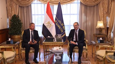 وزير الاتصالات يبحث مع رئيس الأعلى للإعلام آليات التعامل مع المنصات ومواقع التواصل