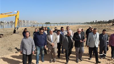 محافظ بنى سويف يتفقد سير الأعمال الجاري تنفيذها بمشروع المرسى السياحي على الجانب الشرقي للنيل