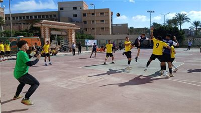 محافظ القليوبية يهنئ منتخب كرة اليد لصعوده لنهائي دوري مراكز الشباب على مستوى الجمهورية