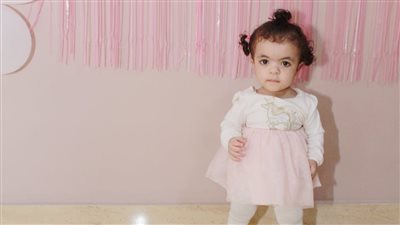 رغم توافره.. أم تشكو صعوبة صرف دواء جيني من التأمين الصحي لصغيرتها المصابة بتقزم غير متناسق الأطراف