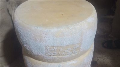 ضبط 620 كجم مواد غذائية منتهية الصلاحية خلال حملات رقابية مكثفة بالبحيرة