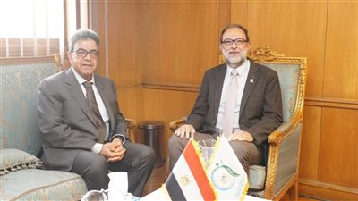 رئيس سلامة الغذاء يبحث مع نقيب الأطباء البيطريين التعاون في الرقابة على المنتجات ذات الأصل الحيواني 