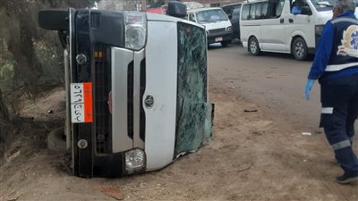 بسبب سوء الأحوال الجوية.. إصابة 11 شخصًا في انقلاب ميكروباص بطريق القاهرة – الإسكندرية الزراعي بطوخ 