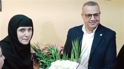 محافظ جنوب سيناء يقدم التهنئة وهدية لراهبات دير البنات بأبورديس بحضور سفيري قبرص واليونان| صور 