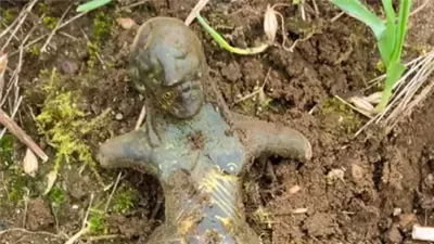 اكتشاف تمثال أثري مذهل للمسيح يرجع إلى 900 عام في ريف نرويجي.. ما القصة؟