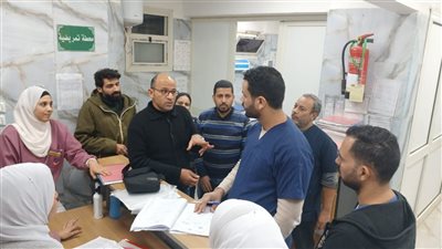 فرق الطب العلاجي تنفذ مرورًا مسائيًا على مستشفى سوهاج العام