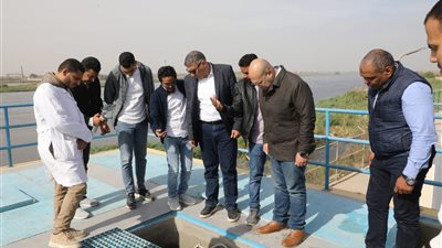 محافظ الجيزة يتفقد محطتي مياه الشرب ورفع الصرف الصحي بقرى الفهميين والمشتل بمركز الصف