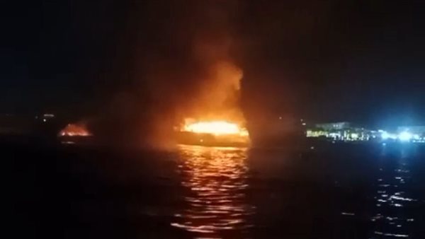 جانب من الحريق 