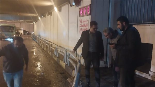 رفع تجمعات مياه الأمطار