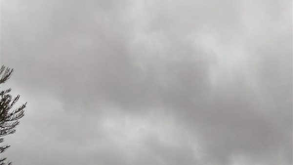 سحب وغيوم وطقس بارد