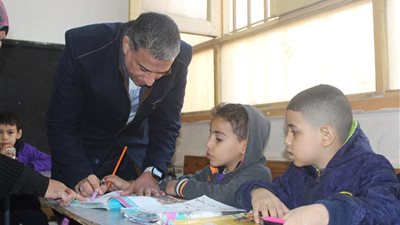 وكيل تعليم الجيزة يواصل التفقد للمدارس لضمان الانضباط وجودة العملية التعليمية