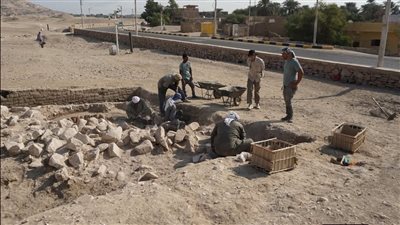 اكتشاف أثري في معبد تحتمس الثالث بالأقصر.. كتلة حجرية تكشف عن والدة ملك غير متوقعة
