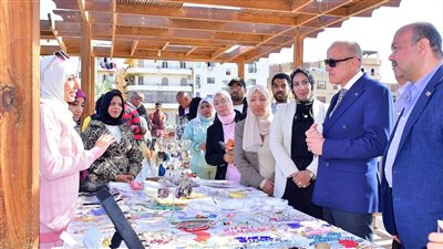 احتفالًا بالعيد القومي.. محافظ الأقصر يفتتح معرض أيادي مصر لدعم الحرف التراثية بمشاركة 45 عارضًا