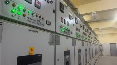  تمهيدًا لتسليم الوحدات السكنية.. جهاز حدائق أكتوبر يطلق التيار الكهربائي بمشروع فاليرا جاردنز