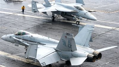 اقتراب غير مسبوق من كاراكاس.. مقاتلتان أمريكيتان تحلّقان فوق خليج فنزويلا