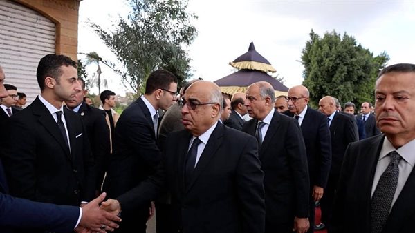 جانب من تقديم العزاء