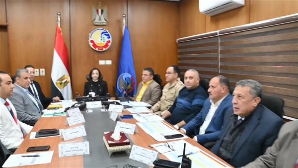 محافظ البحيرة تتابع