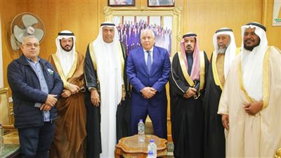 محافظ الوادي الجديد يلتقي وفدا سعوديا من الخبراء الزراعيين