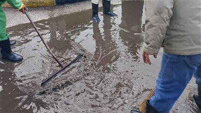 محليات المنوفية تبدأ شفط المياه من شوارع شبين الكوم بعد موجة الأمطار الغزيرة