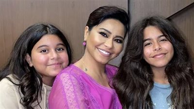 قرار محكمة الأسرة بمنع شيرين عبد الوهاب من رؤية بناتها.. ما الحقيقة؟