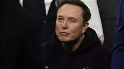 أحدث تصريحات إيلون ماسك تُشعل جدلًا واسعًا.. هل يمكن لعب الجولف على سطح القمر؟